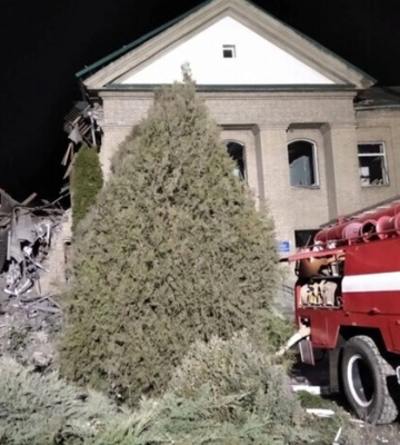 Обстрел Запорожья. Спасатели достали из-под завалов двух человек