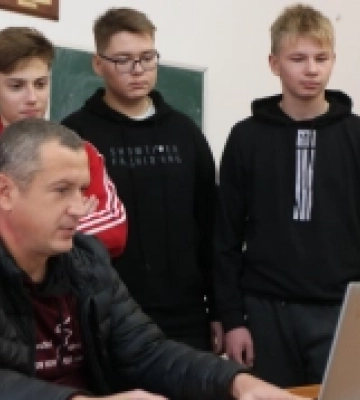 Старовижівські школярі збирають кошти для військових
