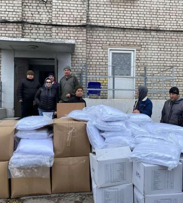 Теплі речі, постільна білизна, засоби гігієни, продукти: чергова допомога від Дніпра