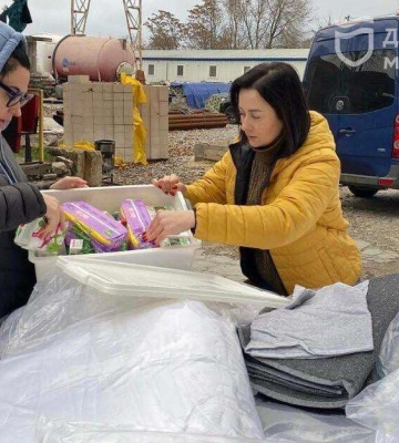 Теплі речі, постільна білизна, засоби гігієни, продукти: чергова допомога від Дніпра