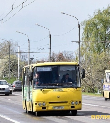 У Луцьку внесли зміни у приміський маршрут до Озерця