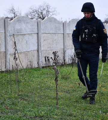 Виявили понад 900 боєприпасів. На Миколаївщині триває розмінування деокупованої Снігурівської громади
