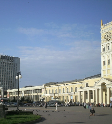 Знеструмлені вокзали Укрзалізниці переходять на резервне живлення