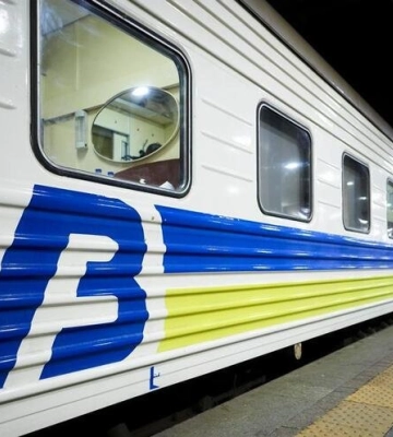 Залізниця частково знеструмлена у багатьох регіонах, у Києві також зупинений рух кільцевої електрички