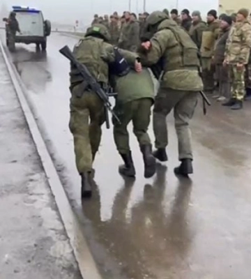 В Мелитополе пропагандисты для раша ТВ снимали сюжет о плохих российских военных