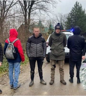 Ціна питання 4500 доларів: на Закарпатті затримали переправника &quot;ухилянтів&quot; /ФОТО