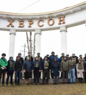 Посли на власні очі побачили наслідки окупації та воєнних злочинів