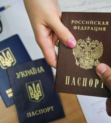 В Мелитополе обладателей украинских паспортов оккупанты пугают проблемами с карьерой