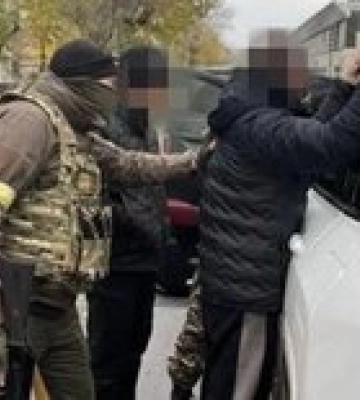 СБУ поймала пособника оккупантов в Херсоне: помогал им бежать на левый берег Днепра