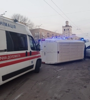 В Запорожье перевернулась маршрутка