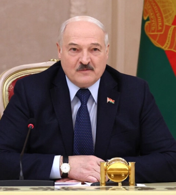 Лукашенко озвучил угрозы Кремля, призвав Зеленского не тянуть с переговорами