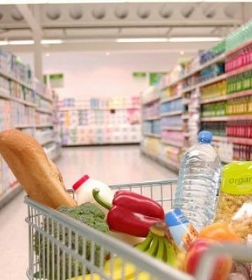 Екстренні відключення світла в Україні: адреси продуктових магазинів на Дніпропетровщині, які працюють з генераторами