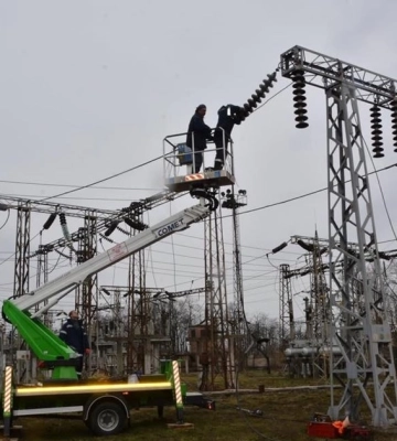 В результате вражеских обстрелов часть Херсона осталась без света