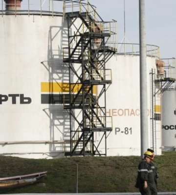 Країни ЄС продовжують узгодження стелі цін на російську нафту