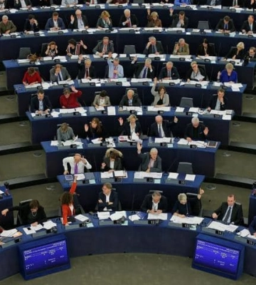 ЄП схвалив виділення 18 млрд євро для України