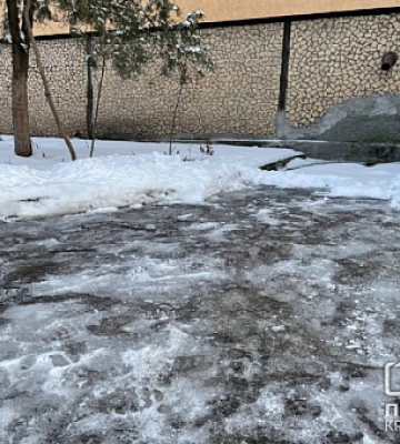 Как уберечься от травм во время гололеда: советы горожанам