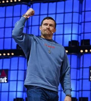 Усик заспівав про визволення Криму: крутезне відео від українського чемпіона