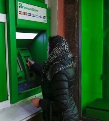 ПриватБанк збільшив ліміт на зняття готівки до 20 тисяч гривень