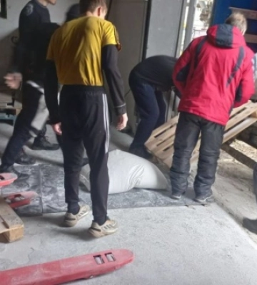 На Херсонський хлібзавод завезли вдосталь борошна і випікатимуть хліб