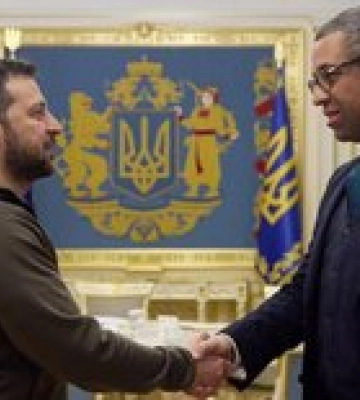 Глава МИД Британии в Киеве: Слова не зажгут свет зимой и не защитят от российских ракет