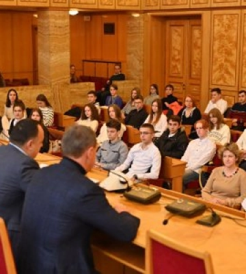 Обдарованих учнів Ужгорода відзначили обласними преміями