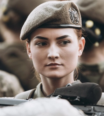 Військовиця, бійчиня, переміщенка: львівська дослідниця уклала абетку фемінітивів воєнного часу