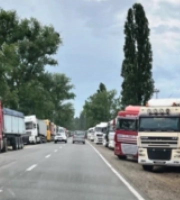 Волинь: перелік розташування майданчиків для відстою транспортних засобів під час негоди