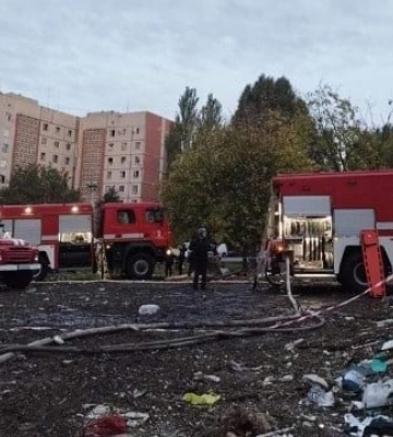 Удар по передмістю Запоріжжя: розірвалися касетні боєприпаси, розбита станція техобслуговування