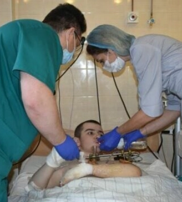 Миной оторвало ногу и изуродовало руку: в Днепре спасают 20-летнего волонтера