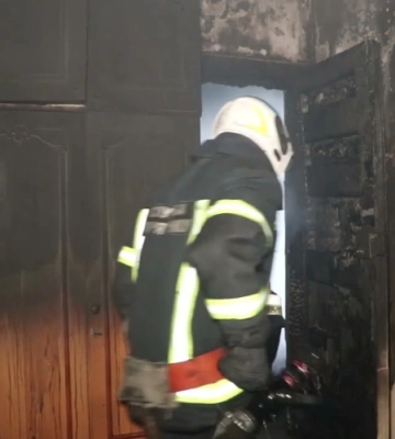 Знайшли тіло чоловіка: у Дніпрі житловому будинку сталася пожежа