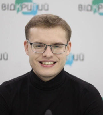 Про війну та кохання: головний редактор сайту «Відкритого» видав збірку віршів «Творчість» 