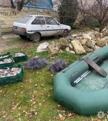 У Запорізькій області двоє чоловіків наловили риби на мільйон гривень