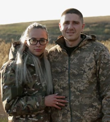 На лінії фронту одружилася пара війскових з миколаївської бригади