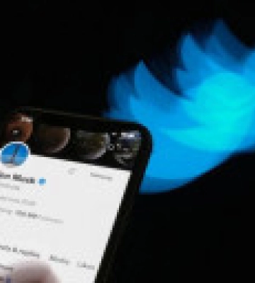 Маск объявил о &quot;золотых&quot;, &quot;серых&quot; и &quot;синих&quot; значках для аккаунтов Twitter
