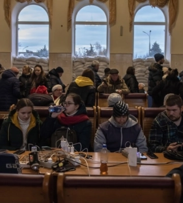 Почалась безкоштовна евакуація поїздами з Херсона, - Мінреінтеграції