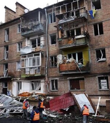 Ліквідація наслідків влучання ракети у житловий будинок у Вишгороді: комісії обстежують руйнування та фіксують потреби.&amp;hellip;