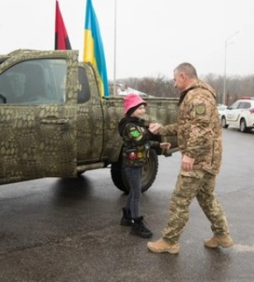 Юний волонтер із Чернігова зібрав співом гроші на автівку для ЗСУ