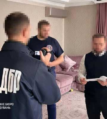 Львівським митникам повідомили про підозру у махінаціях із розмитненням авто