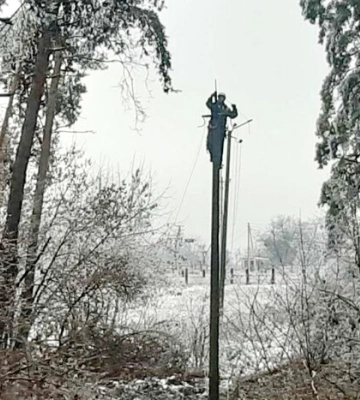 Ситуація ускладнена негодою. Названо найбільш постраждалі енерговузли на Київщині