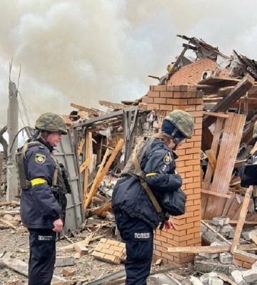 Рашисты нанесли ракетный удар по Днепру, в городе сильный пожар (фото, видео)