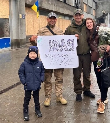 Зустрів на вокзалі. Віталій Кім повідомив, що його дружина та син повернулися до Миколаєва