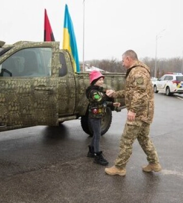 Восьмирічний Сергій Мороз співами зібрав гроші на авто для ЗСУ. ФОТО