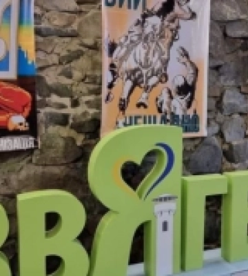 У Звягелі відкрилася  виставка патріотичних артплакатів