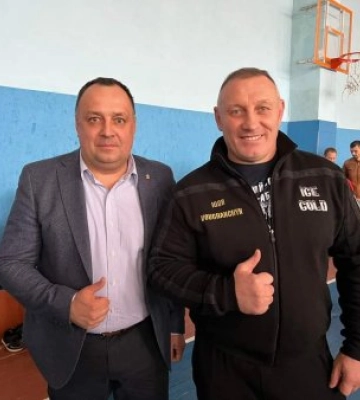 Світова легенда змішаних єдиноборств Ігор Вовчанчин приїхав до Ужгорода провести благодійний майстер-клас із боротьби