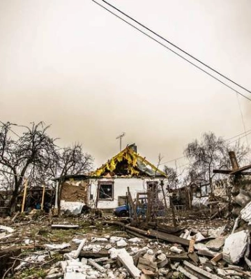 Понівечені не лише будинки, а й людські життя: моторошні фото після прильотів у Дніпрі