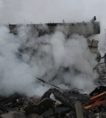 Одна з потерпілих від ракетного удару по Дніпру в тяжкому стані
