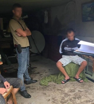 На Закарпатті судитимуть двох ділків, які торгували метамфетаміном