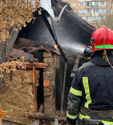 У Кривому Розі ліквідували пожежу у будинку