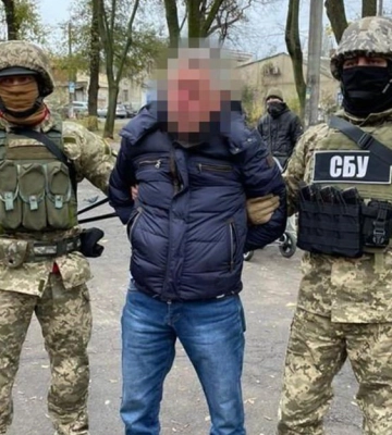 СБУ задержала предателя, который фиксировал и передавал информацию врагу в надежде получить «государственную должность» в случае оккупации Одесчины (фото, видео)