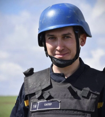 Татарбунарщина прощається з піротехніком, що загинув на Миколаївщині під час розмінування
